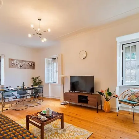 Апартаменты A Casa Amarela De Синтра